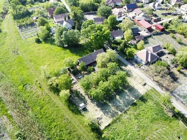 Eladó telek Hevesvezekény 871 nm