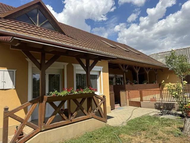 Eladó ház Boconád 94 nm