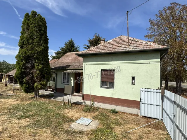 Eladó ház Tiszanána 78 nm