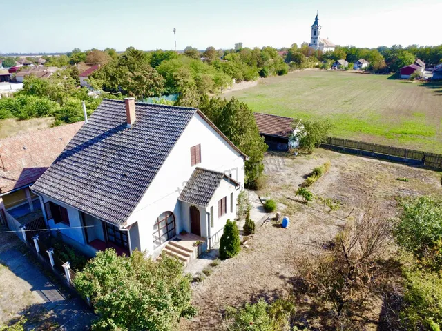 Eladó ház Kömlő 106 nm