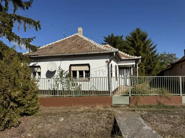 Eladó ház Hevesvezekény 99 nm