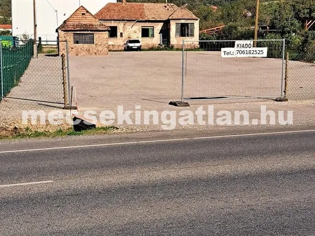 Kiadó kereskedelmi és ipari ingatlan Pécs 1700 nm