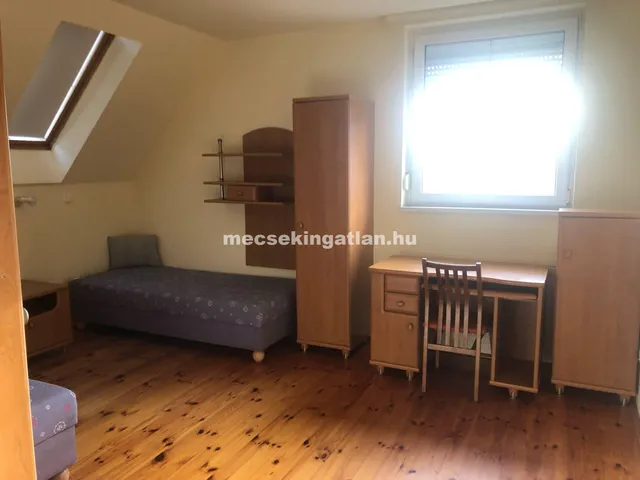 Kiadó lakás Pécs, Egyetemváros 20 nm