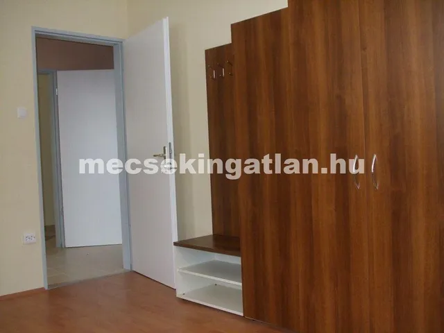 Kiadó lakás Pécs, Északmegyer 45 nm