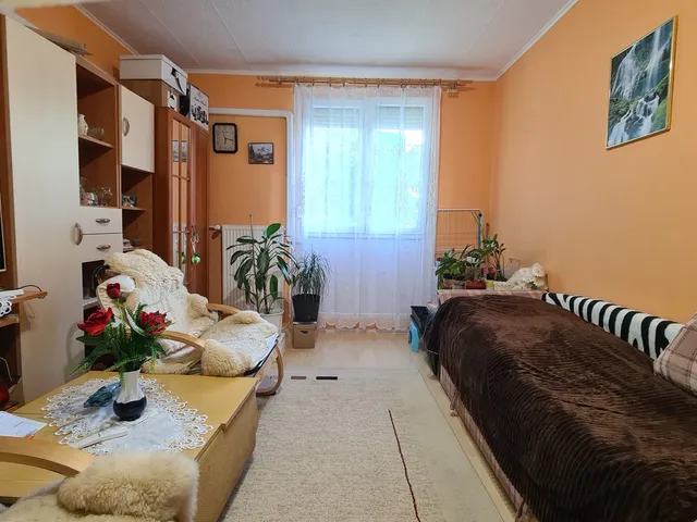 Eladó lakás Pécs, Kertváros 35 nm