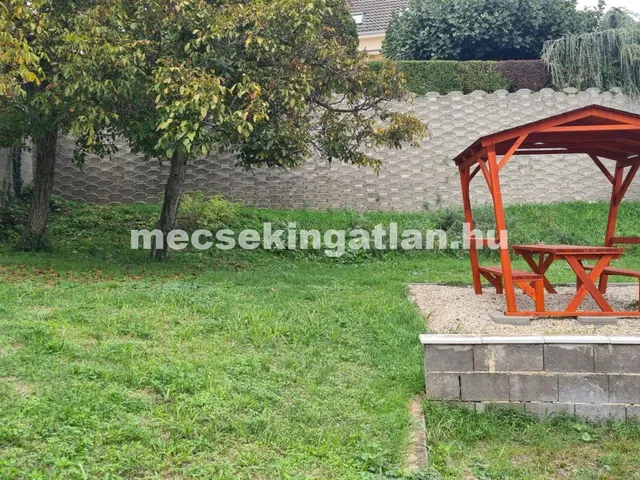 Kiadó lakás Pécs, Budai városrész 15 nm