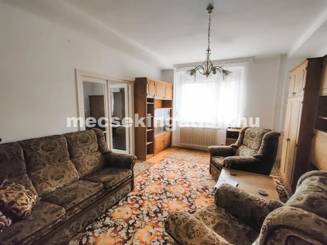 Kiadó lakás Pécs, Uránváros 63 nm