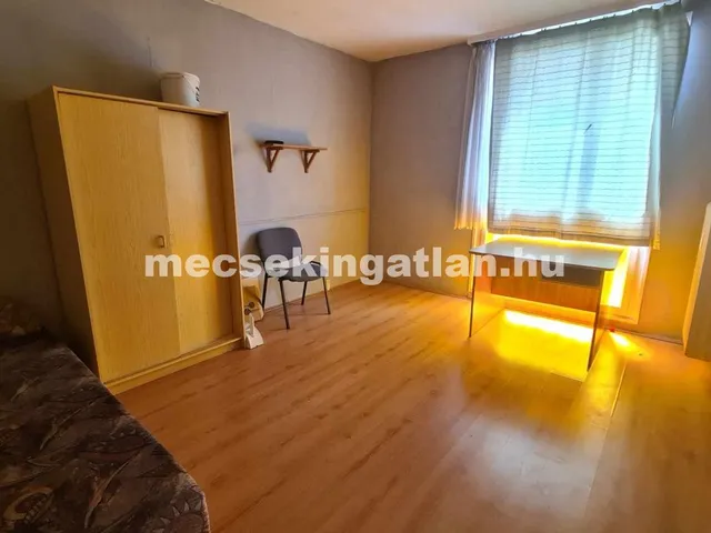 Kiadó lakás Pécs, Uránváros 47 nm