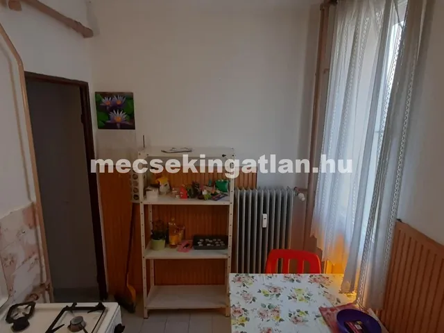 Kiadó lakás Pécs, Uránváros 47 nm