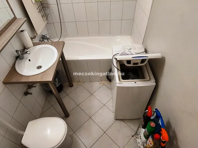 Kiadó lakás Pécs, Uránváros 43 nm