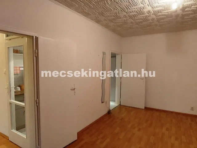 Kiadó lakás Pécs, Uránváros 43 nm