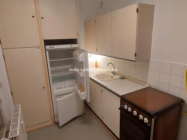 Kiadó lakás Pécs, Megyer 52 nm