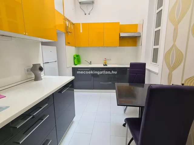 Kiadó lakás Pécs, Belváros, Király utca 80 nm