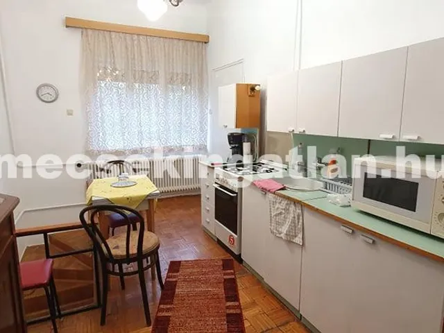 Eladó ház Pécs, Egyetemváros, Damjanich utca 250 nm