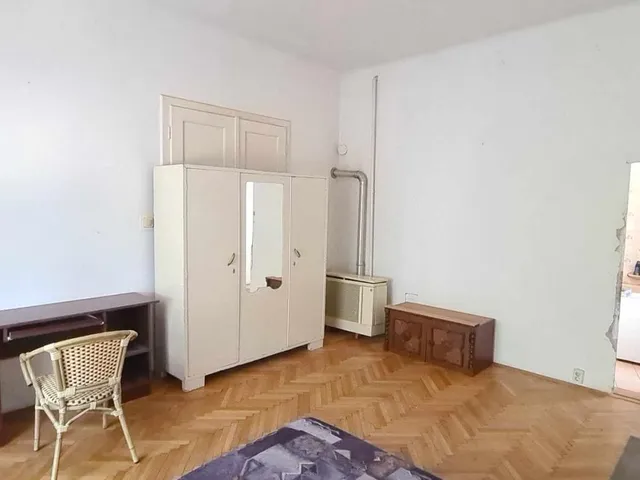 Kiadó lakás Pécs, Belváros 12 nm