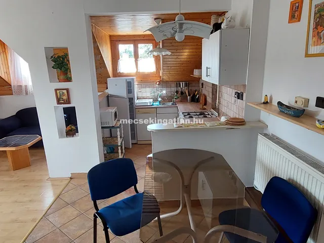 Kiadó ház Pécs, Belváros, damjanich 70 nm