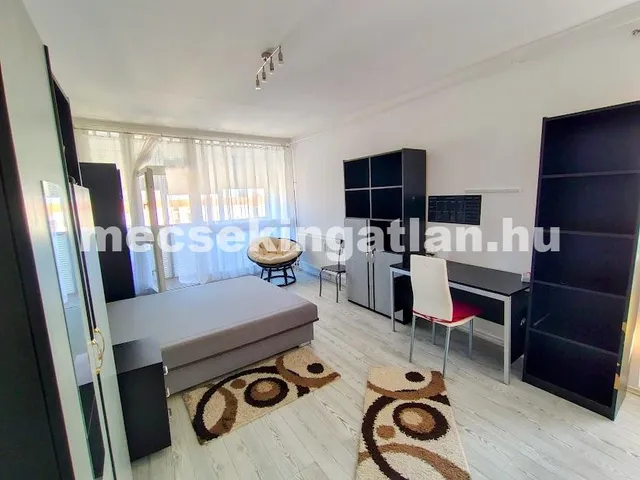 Kiadó lakás Pécs, Egyetemváros 64 nm