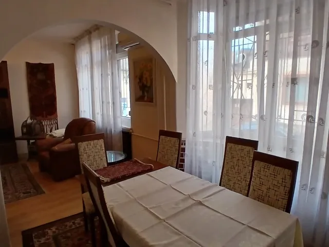 Kiadó lakás Pécs, Felsővámház utca 58 nm