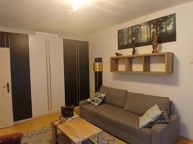 Kiadó lakás Pécs, Uránváros 47 nm