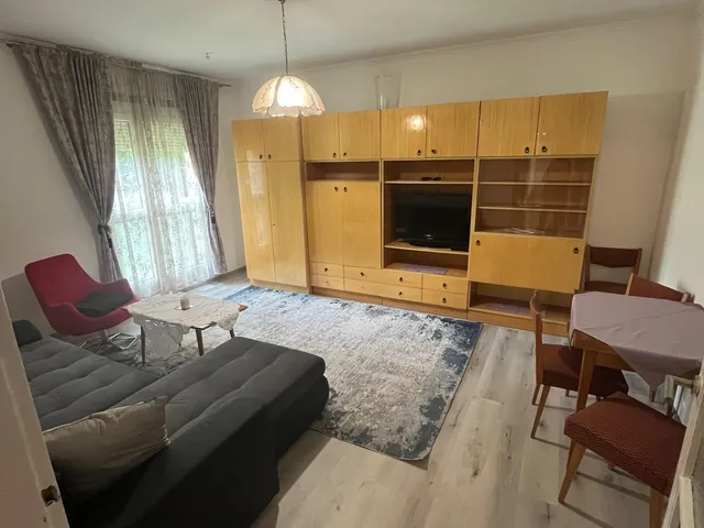 Kiadó lakás Pécs, Uránváros 54 nm