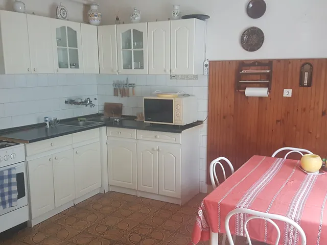 Kiadó lakás Pécs, Uránváros 68 nm