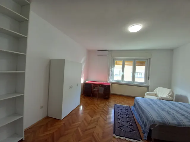 Kiadó lakás Pécs, Belváros, Toldi Miklós utca 50 nm