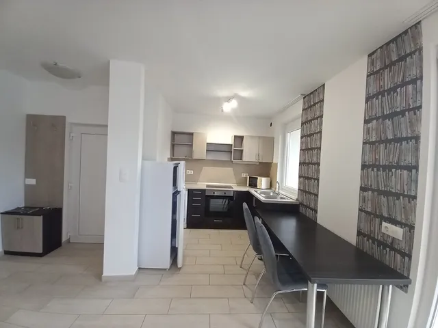 Kiadó lakás Pécs, Egyetemváros, Szigeti út 40 nm