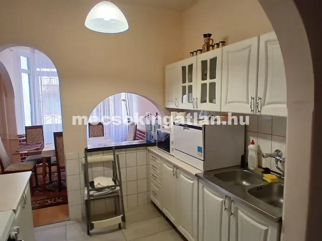 Kiadó lakás Pécs, Budai városrész 75 nm