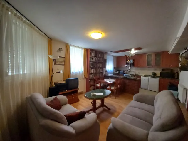 Kiadó lakás Pécs, Havihegy, Könyök utca 56 nm