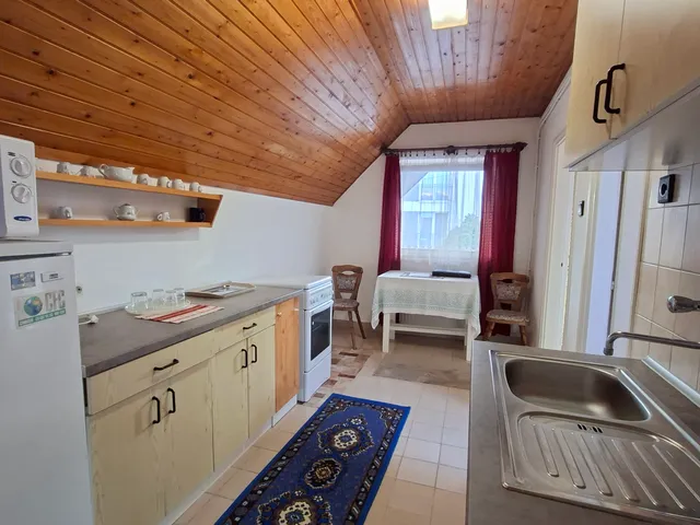 Kiadó lakás Pécs, Egyetemváros 45 nm