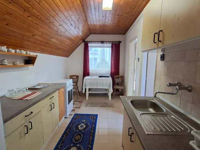 Kiadó lakás Pécs, Egyetemváros, Homok utca 45 nm