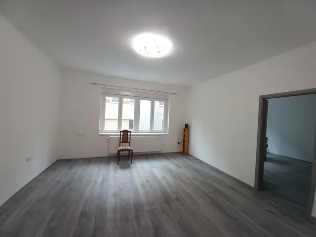 Kiadó lakás Pécs, Belváros, József utca 100 nm