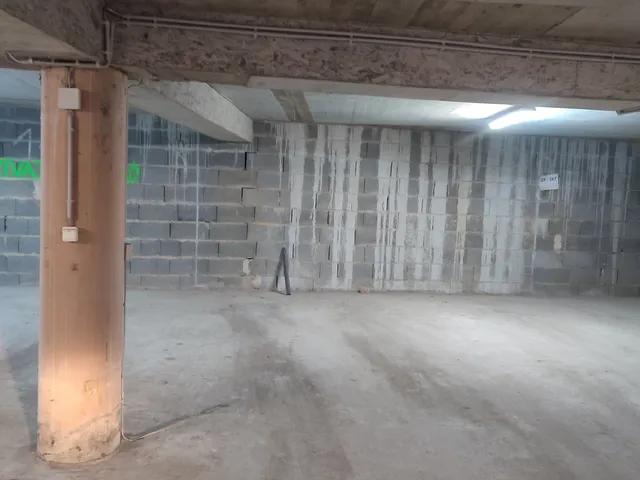 Kiadó garázs Pécs, Belváros, Liszt Ferenc utca 12 nm