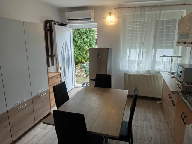 Kiadó lakás Pécs, Gyárváros 28 nm