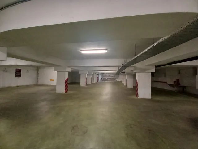 Kiadó garázs Pécs, Belváros, Anna utca 25 nm