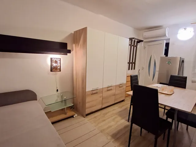 Kiadó ház Pécs, Gyárváros 28 nm