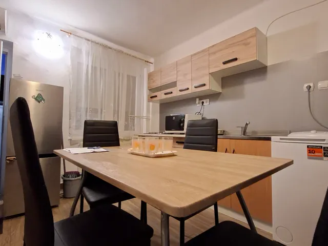 Kiadó ház Pécs, Gyárváros 28 nm