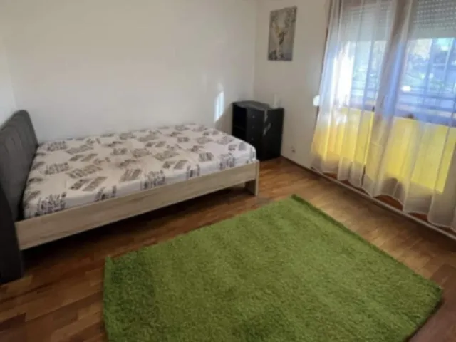 Kiadó lakás Pécs, Uránváros 47 nm