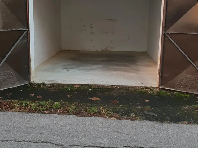 Kiadó garázs Pécs, Egyetemváros 15 nm