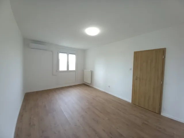 Eladó lakás Pécs, Uránváros 47 nm