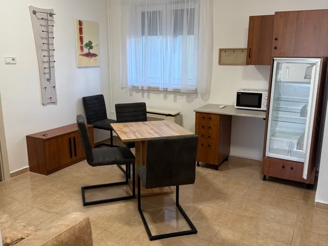 Kiadó lakás Pécs, Szigeti külváros, Semmelweis utca 45 nm