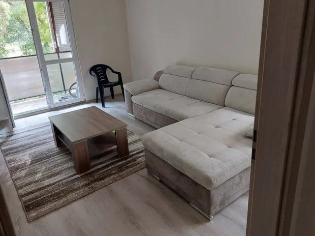 Kiadó lakás Pécs, Uránváros, Építők útja 54 nm