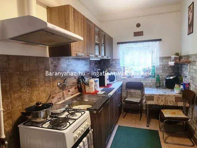 Eladó ház Pécs, Postavölgy 170 nm