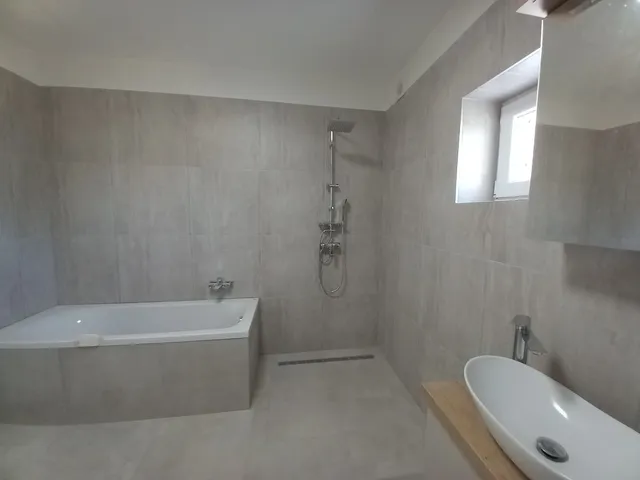 Eladó ház Pécs, Budai városrész, Hársfa út 160 nm