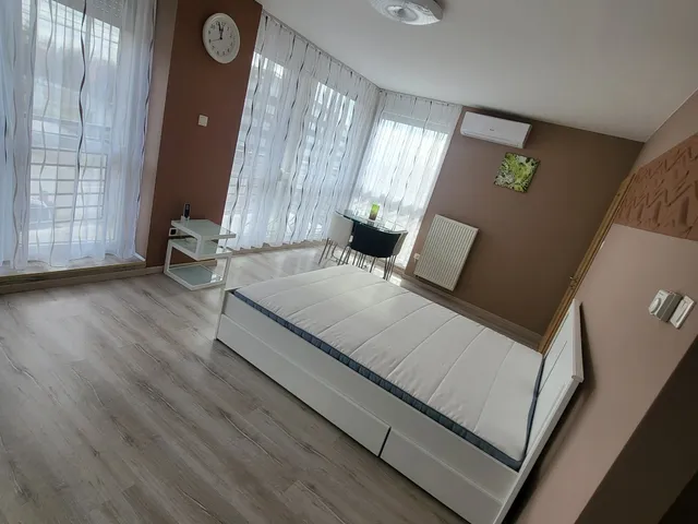 Kiadó lakás Pécs, Egyetemváros 32 nm