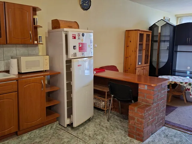 Kiadó lakás Pécs, Mecsekoldal 54 nm