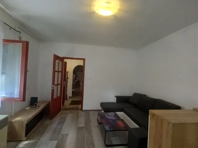 Eladó lakás Pécs, Egyetemváros 35 nm