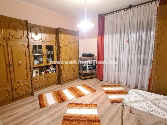 Kiadó lakás Pécs, Kertváros 15 nm