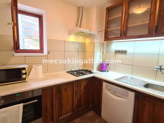 Eladó lakás Pécs, Egyetemváros 35 nm
