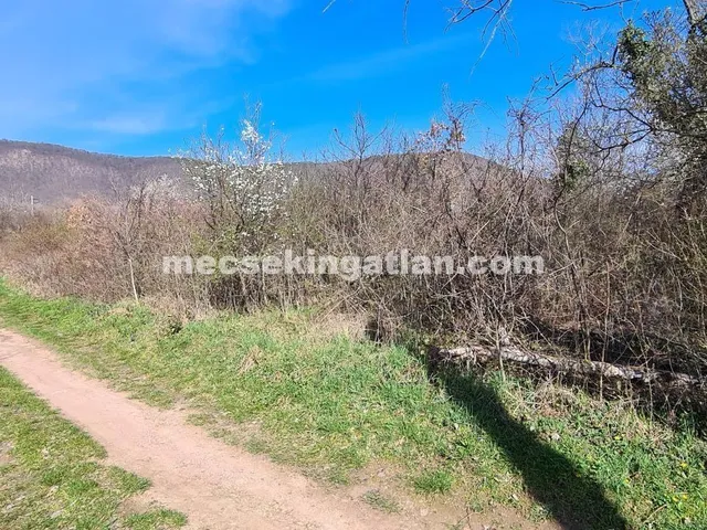 Eladó telek Pécs, Zsebedomb, Cserkúti út 2309 nm